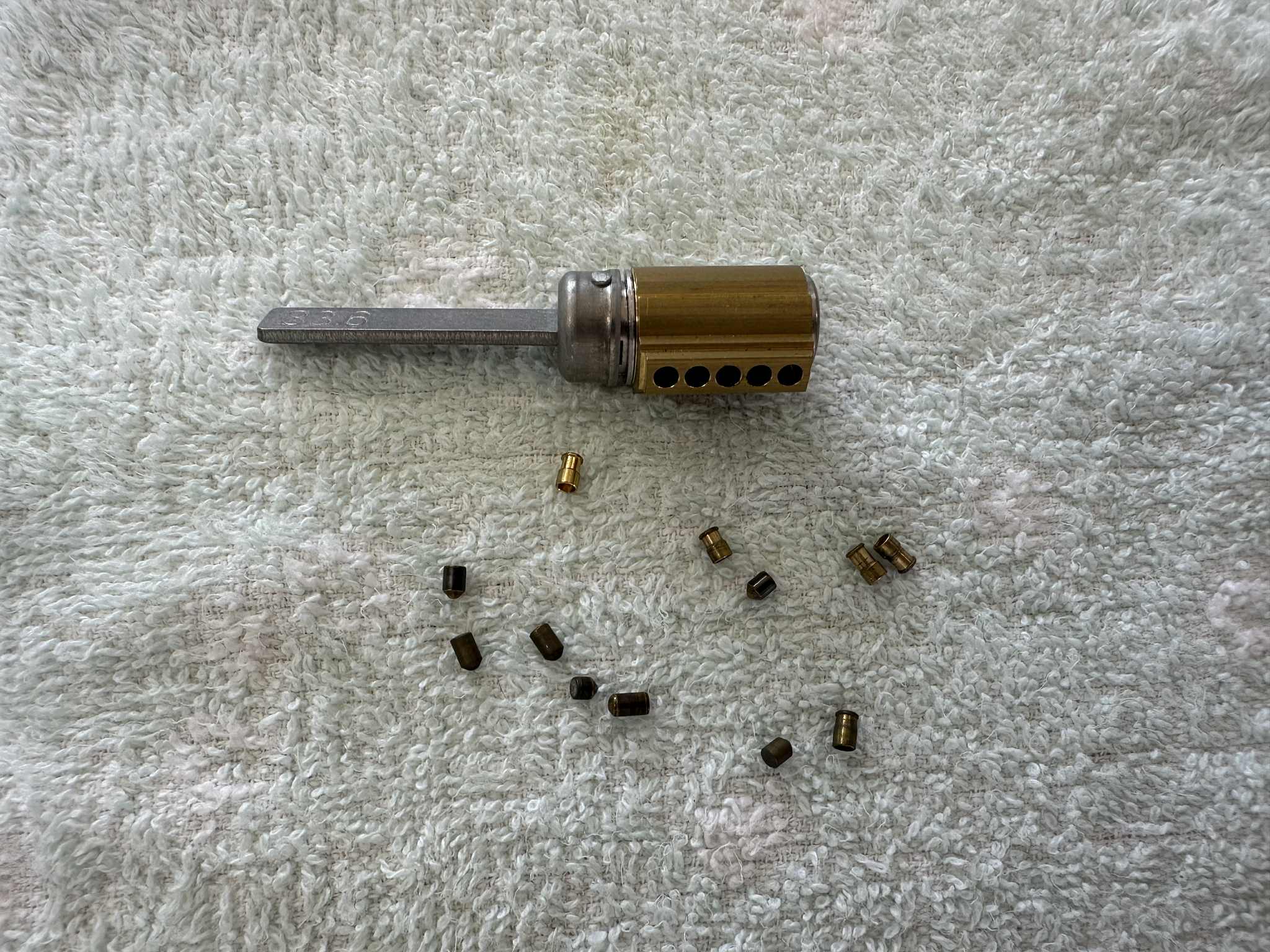 倉敷市にてピンシリンダー錠の鍵を作成しましたの画像